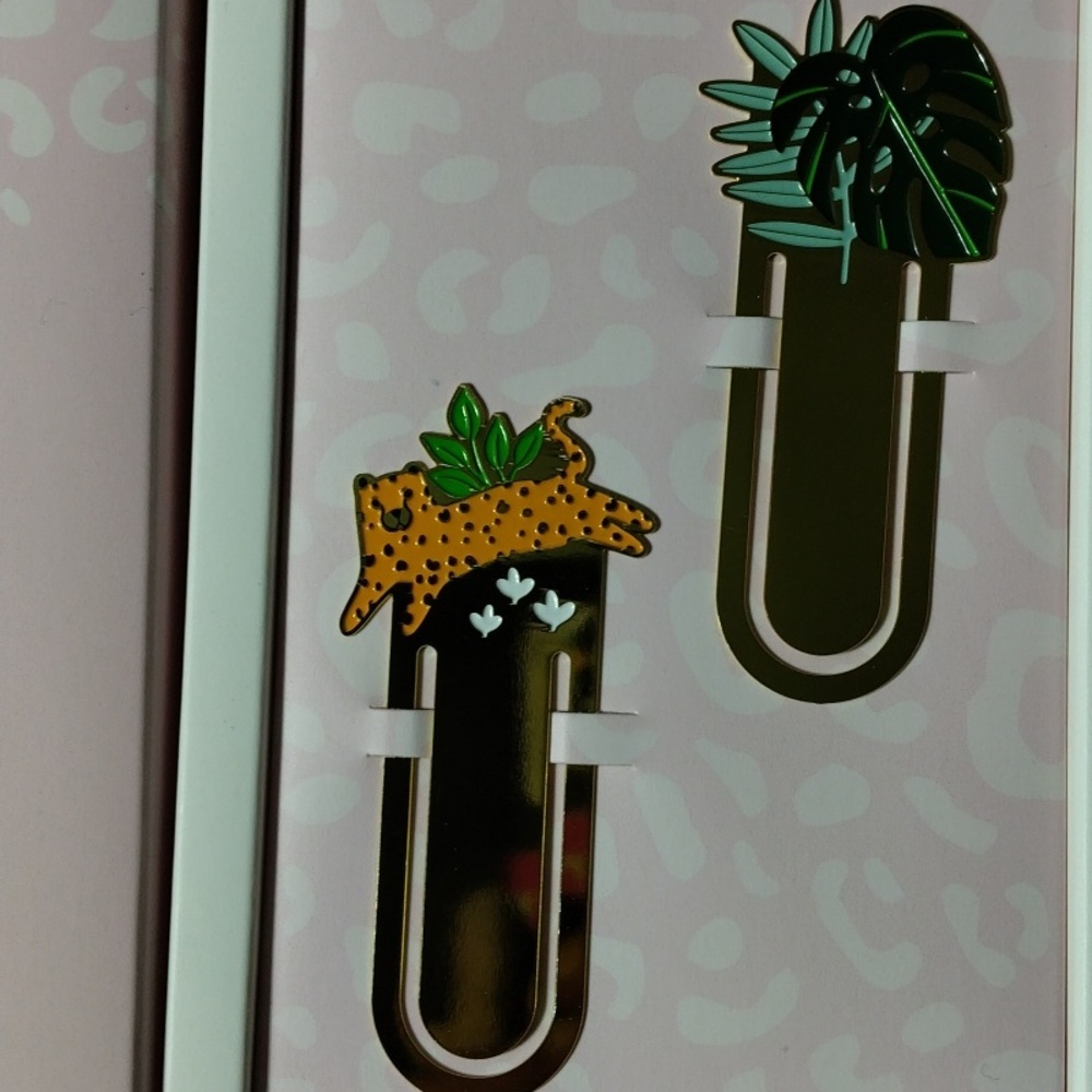 Olive and Archer bookmarks and decorative tape - Picture 2 of 3